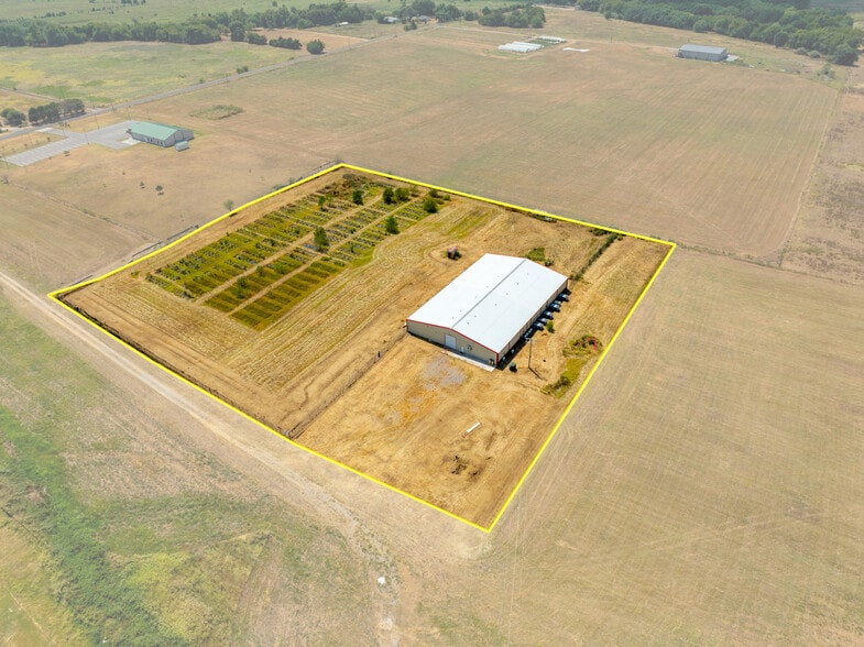 More Photos Of 4295 Banner Rd, Noble Storefront For Sale
