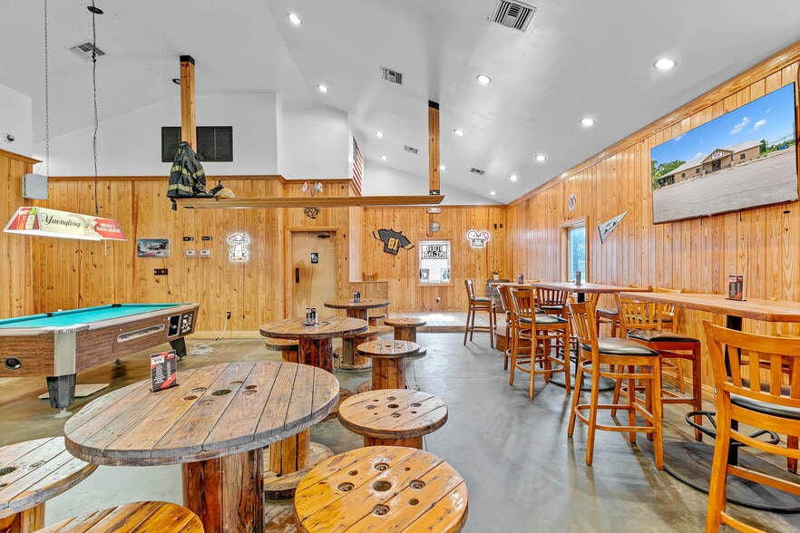 More Photos Of 2579 Douglas Ave, Brewton Restaurant For Sale