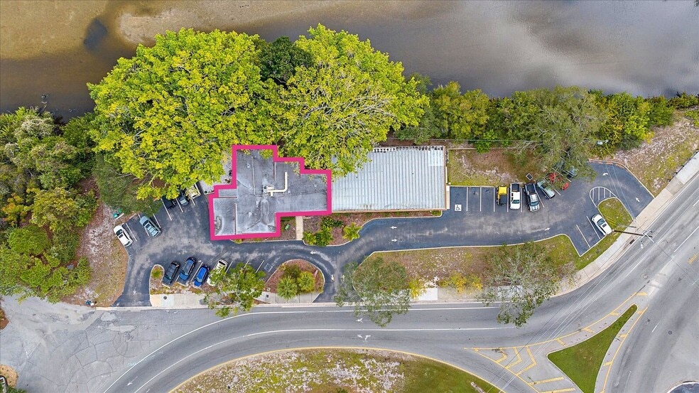 More Photos Of 3205 Southgate Cir, Sarasota Office For Sale