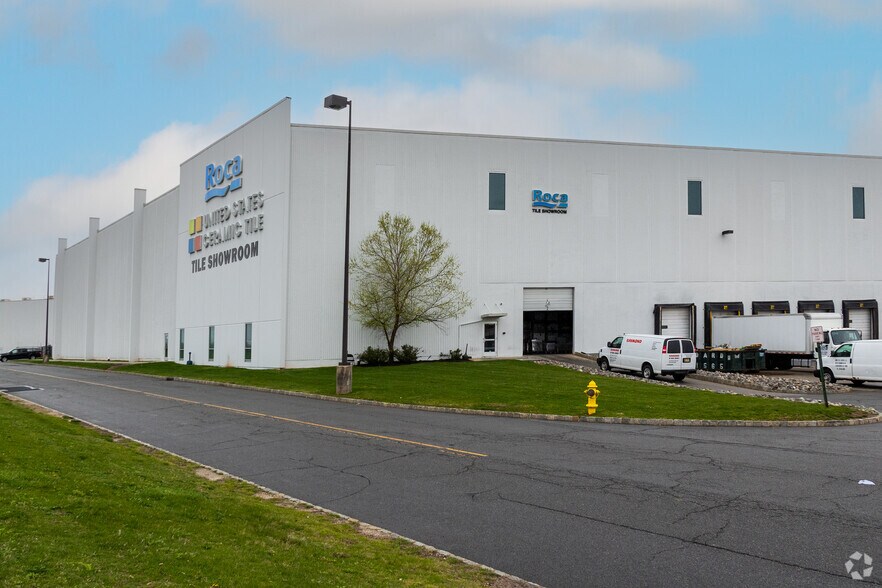 More Photos Of 8001 Industrial Ave, Carteret Warehouse For Lease
