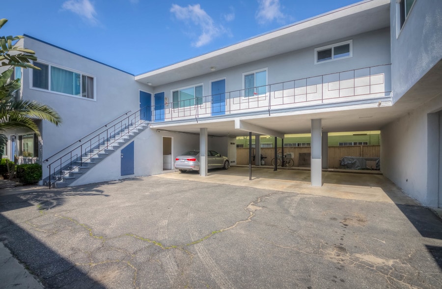 More Photos Of 1323 11th St, Santa Monica Apartments For Sale