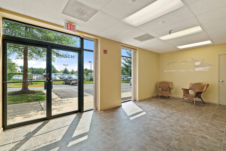 More Photos Of 14325 Willard Rd, Chantilly Office For Lease
