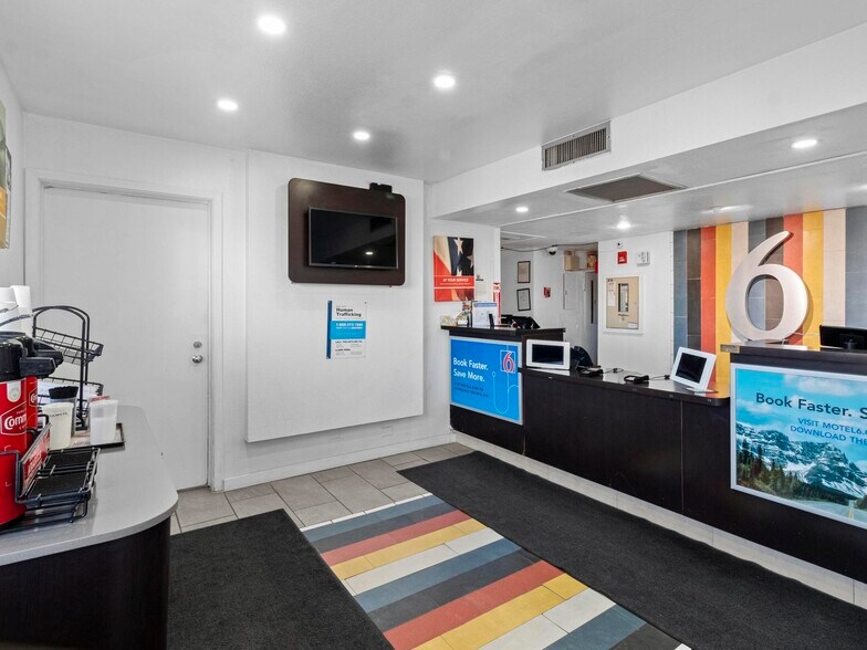 More Photos Of 1150 Wilkins Cir, Casper Hotel For Sale