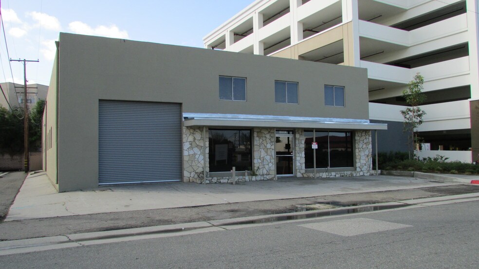 Primary Photo Of 3882 Florista St, Los Alamitos Warehouse For Lease