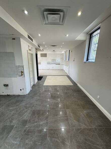 More Photos Of 326 Sheppard Ave E, Toronto Storefront Retail Office For Lease