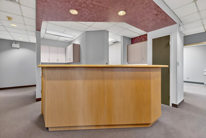 More Photos Of 3405 Rhodes Dr, Windsor Medical For Lease