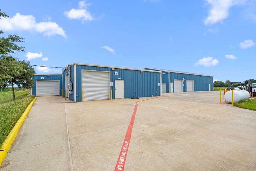 Primary Photo Of 15002 Bj Dusek Rd, Wallis Flex For Sale