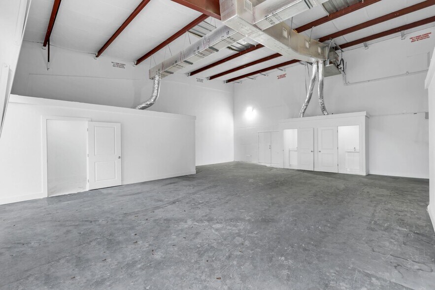 More Photos Of 3435 Enterprise Ave, Naples Warehouse For Sale