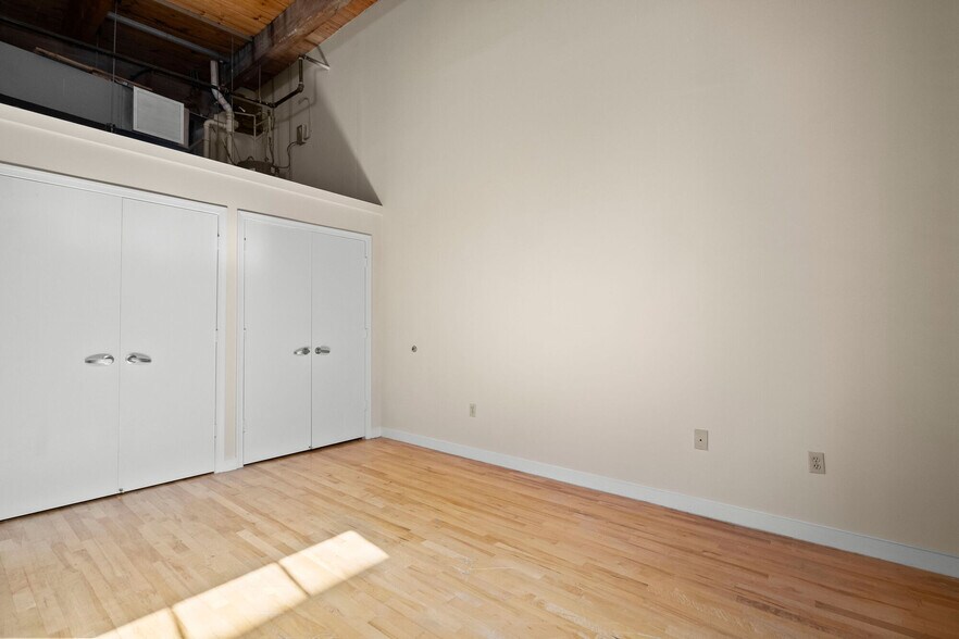 More Photos Of 1-49 N Howard St, Baltimore Unknown For Lease