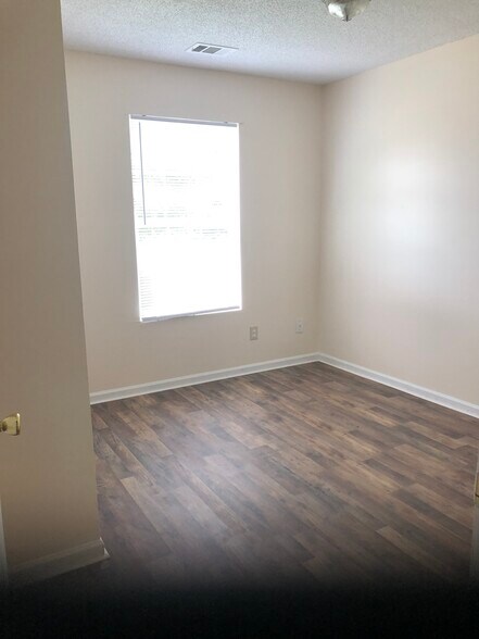 More Photos Of 49 Ghettis St, Sparta Apartments For Sale
