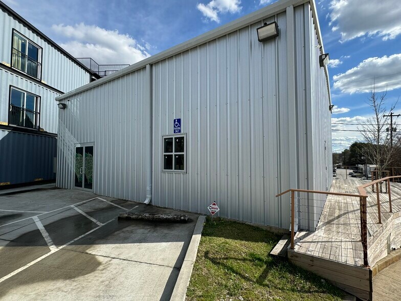 More Photos Of 1130 Chattahoochee Ave NW, Atlanta General Retail For Lease