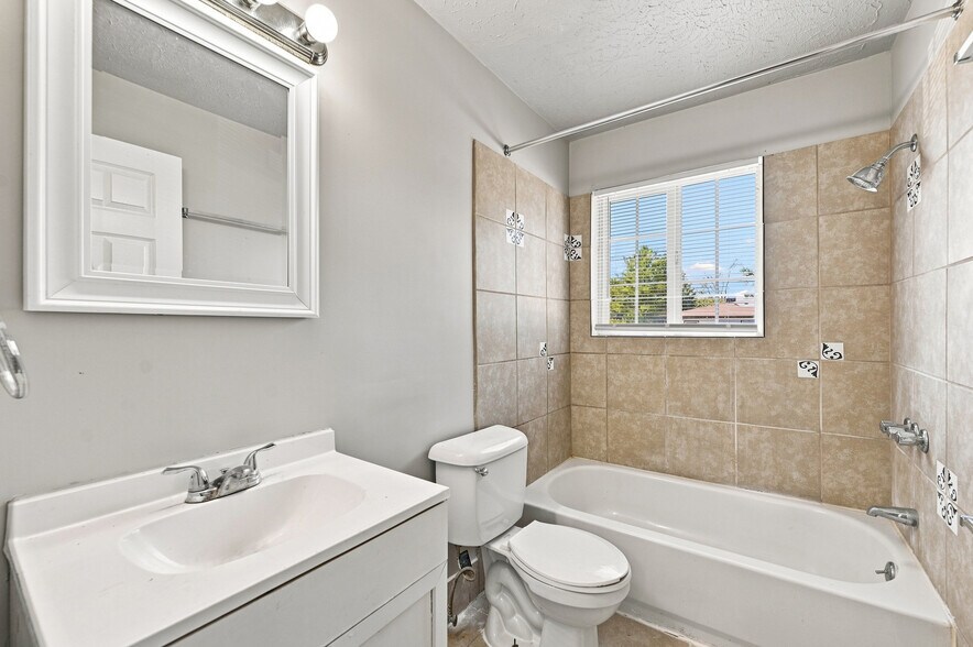 More Photos Of 5824 E Washington St, Indianapolis Apartments For Sale