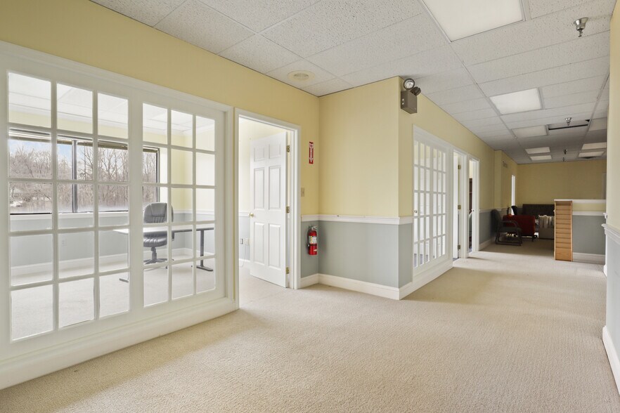 More Photos Of 339 Buschs Frontage Rd, Annapolis Medical For Lease