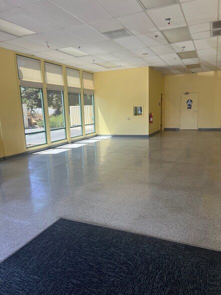 More Photos Of 2375 California Blvd, Napa General Retail For Lease