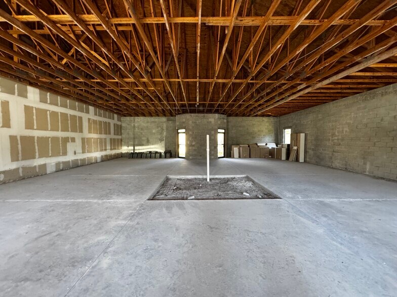 More Photos Of 1725 Heritage Trl, Naples Medical For Lease