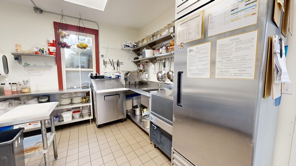 More Photos Of 310 N Talbot St, Saint Michaels Flex For Lease