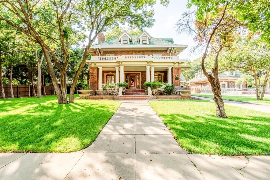 More Photos Of 1608 S Polk St, Amarillo Office For Sale