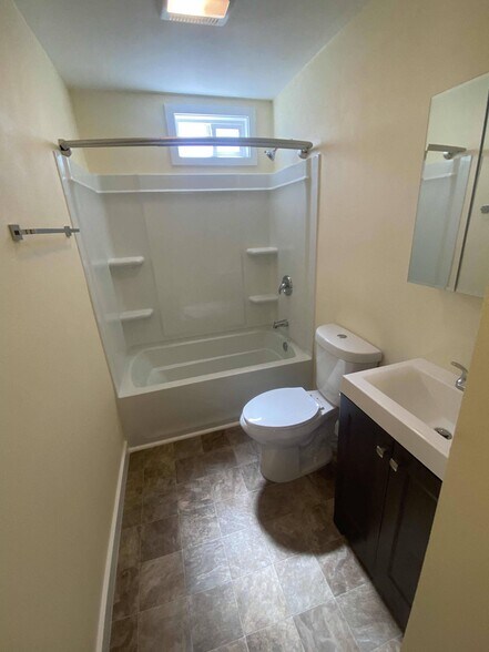 More Photos Of 1412 W Florence Ave, Los Angeles Apartments For Lease
