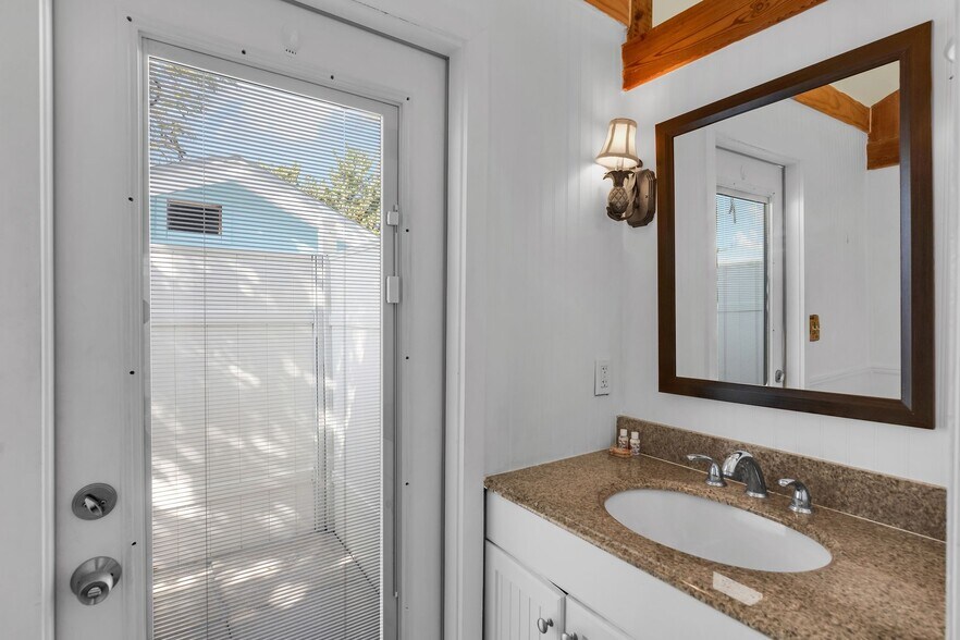 More Photos Of 243 61st St, Marathon Hotel For Sale