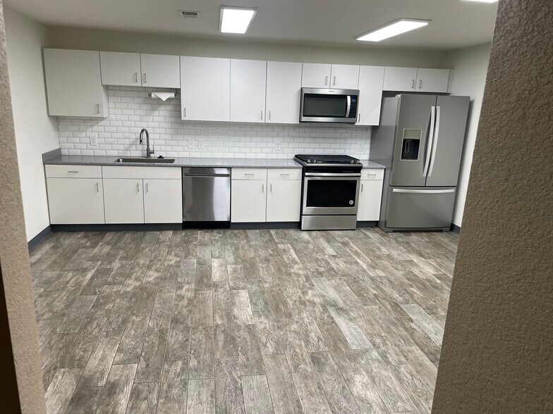 More Photos Of 6301 E 71st Ave, Commerce City Warehouse For Sale