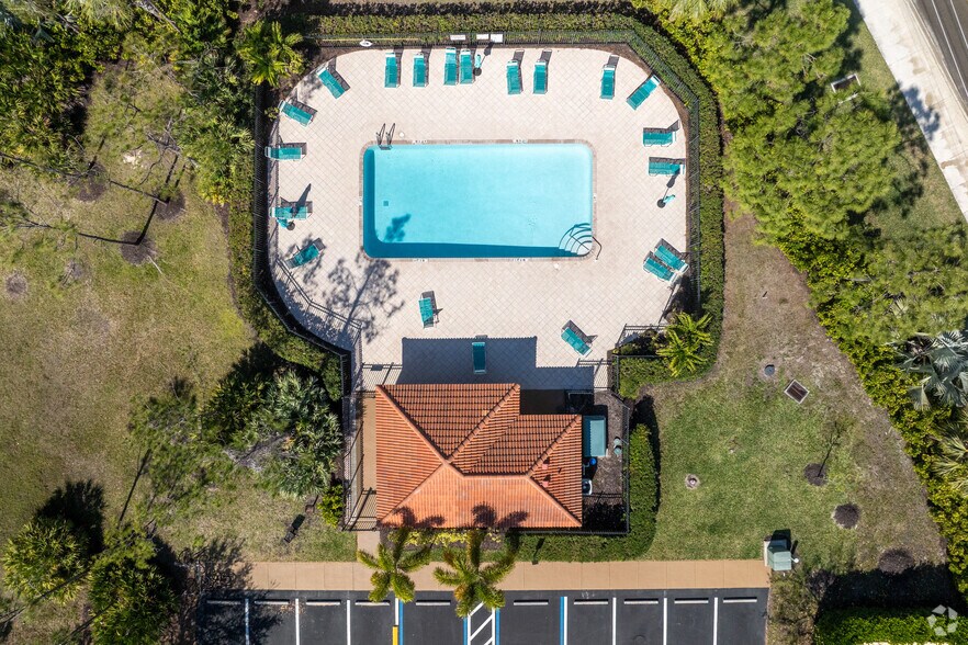 More Photos Of 10000-10030 Maddox Ln, Bonita Springs Apartments For Sale