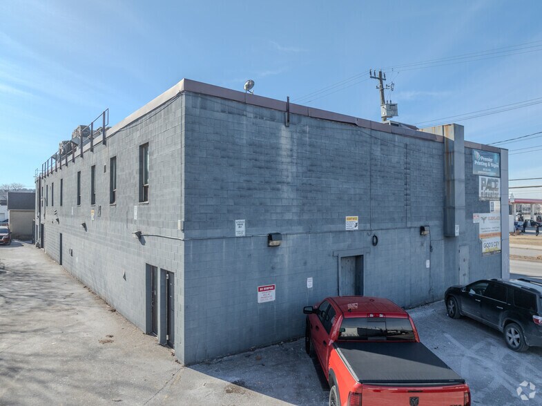 More Photos Of 350 Kenilworth Ave N, Hamilton Office For Lease
