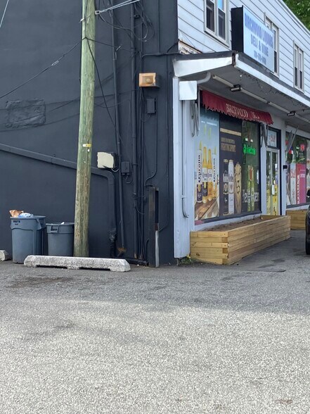 More Photos Of 545 Mola Blvd, Elmwood Park Storefront Retail Residential For Sale