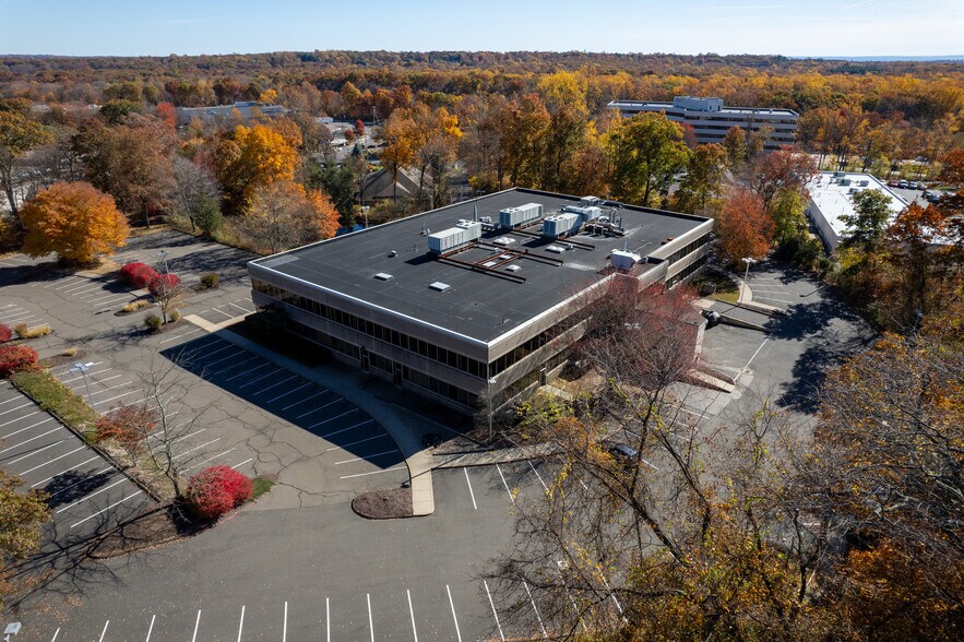 More Photos Of 1 Greenwich Pl, Shelton Medical For Lease