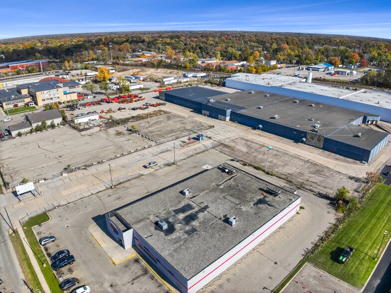 More Photos Of 2010 N Dort Hwy, Flint Service For Sale