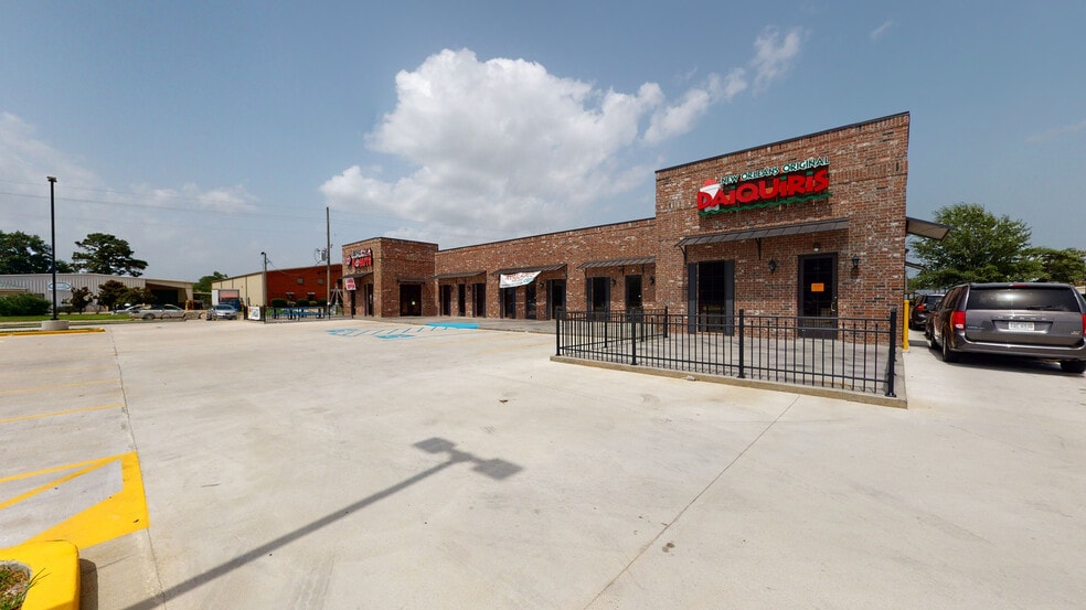 More Photos Of 5111 Common St, Lake Charles General Retail For Lease