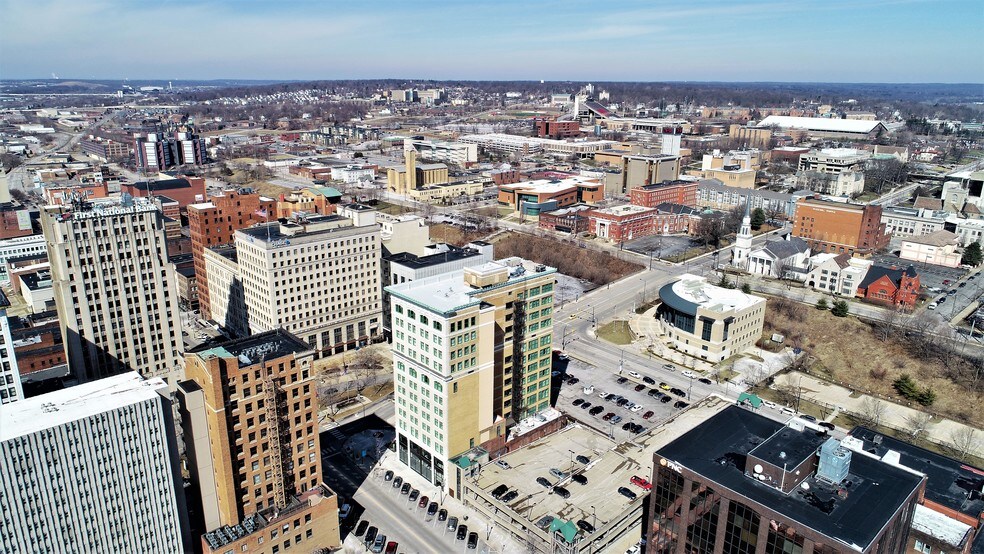 More Photos Of 44 E Federal Plz, Youngstown Hotel For Lease