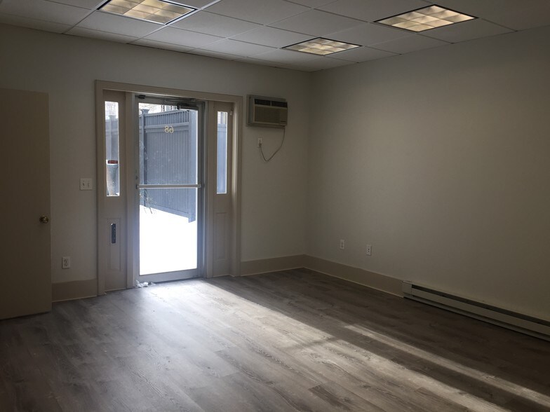 More Photos Of 66-68 Pleasant St, Newburyport Storefront Retail Office For Lease