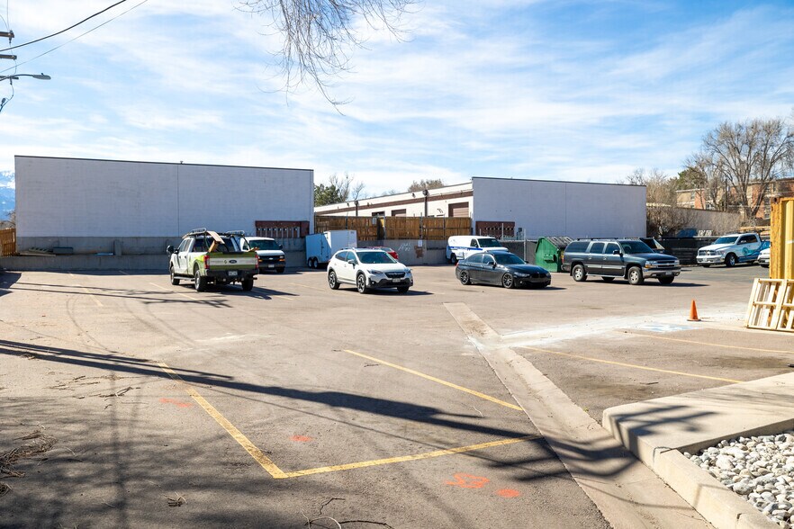 More Photos Of 902 N Circle Dr, Colorado Springs Office For Lease