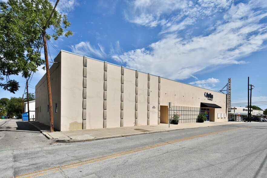 More Photos Of 2602-2608 N Main Ave, San Antonio Storefront For Sale