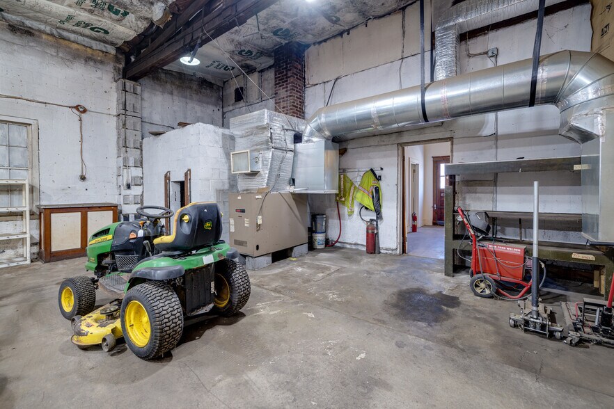 More Photos Of 164 Orchard dr, Timberville Light Distribution For Sale