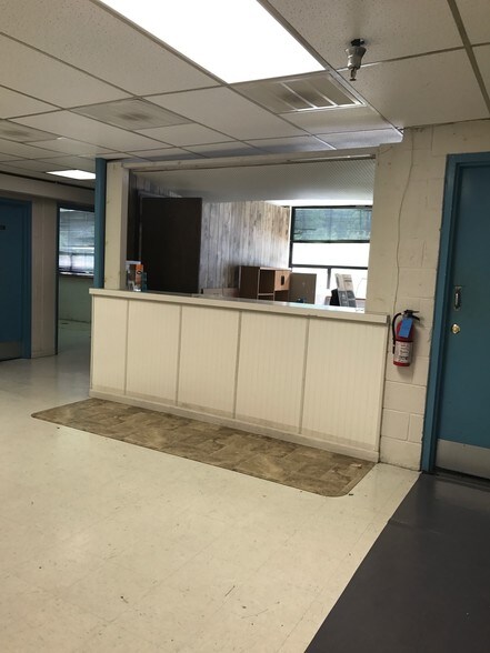 More Photos Of 109 Post Office Rd, Waldorf Flex For Lease