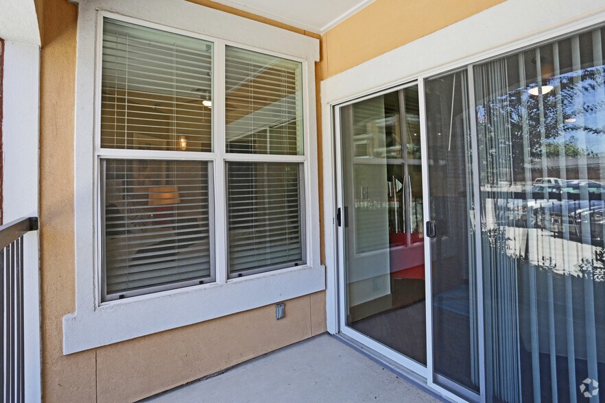 More Photos Of 744 Brick Row, Richardson Apartments For Lease