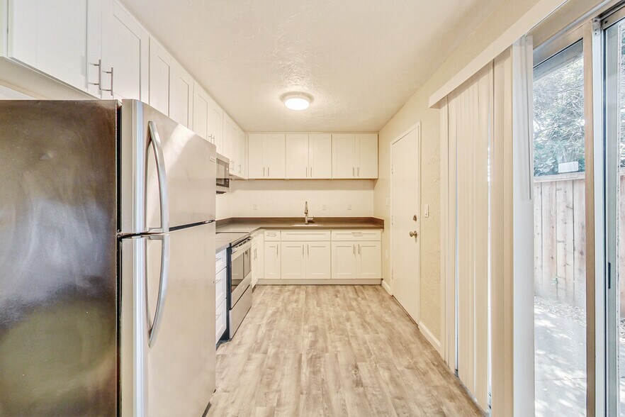 More Photos Of 3257 Delaware St, Oakland Apartments For Sale