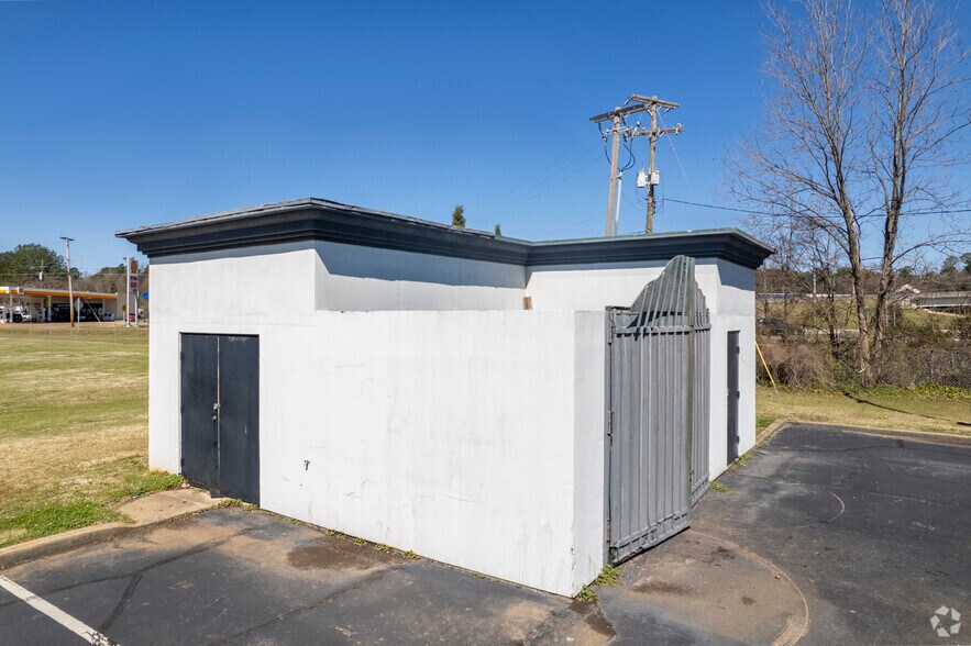 More Photos Of 129 Brickerton St, Columbus Hotel For Sale