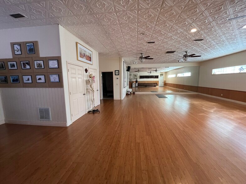 More Photos Of 391 3rd Ave S, Jacksonville Beach Office For Lease