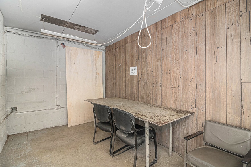 More Photos Of 29250 S Wixom Rd, Wixom Warehouse For Sale