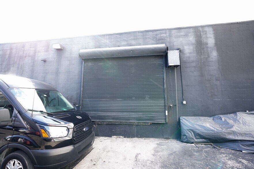 More Photos Of 667 NW 29th St, Miami Warehouse For Lease