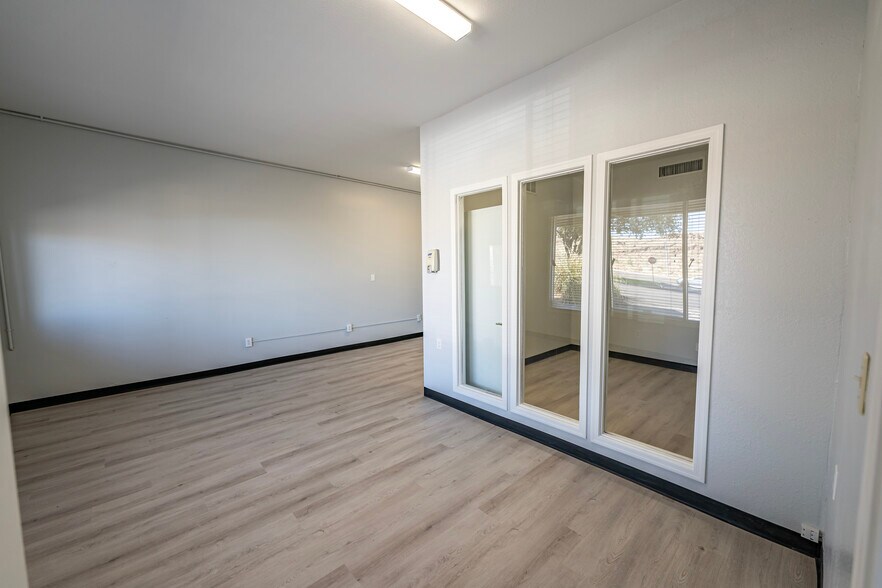 More Photos Of 1200 E Andy Devine Ave, Kingman Office For Sale