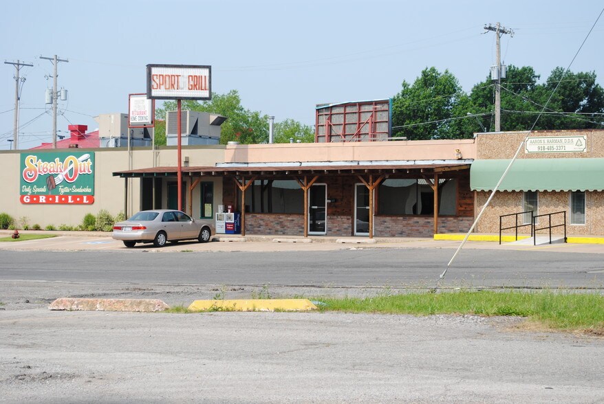 Primary Photo Of 304-306 S Hayes Ave, Wagoner Office For Lease