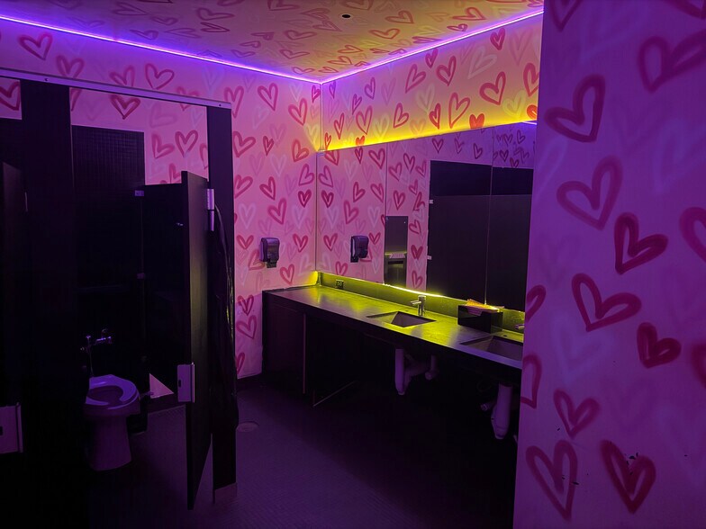 More Photos Of 1201 St Emanuel St, Houston Freestanding For Lease