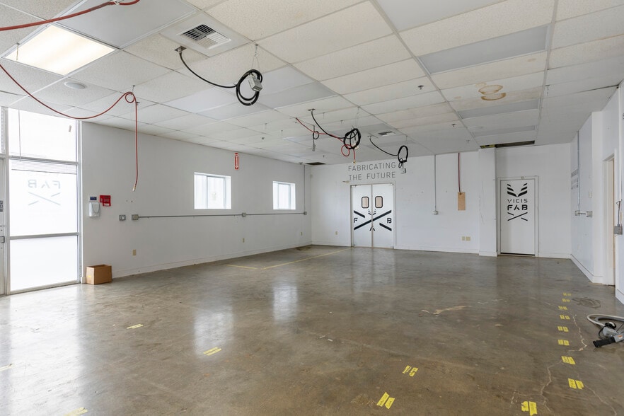 More Photos Of 2123 W Elmore St, Seattle Warehouse For Lease