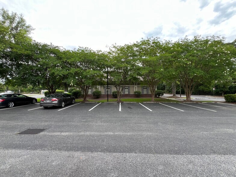 More Photos Of 14 Oak Forest Rd, Bluffton Medical For Lease