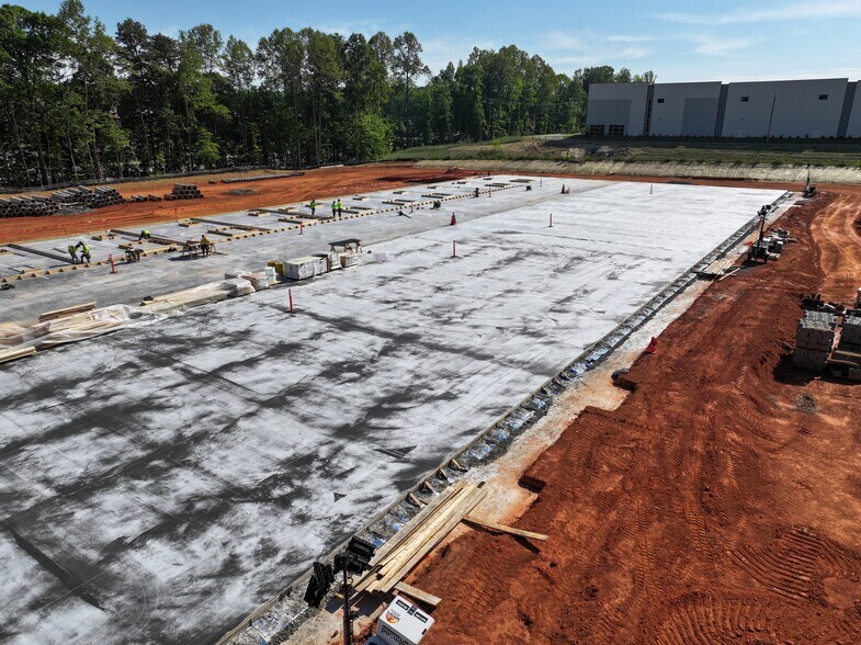 More Photos Of 2080 Creekside Industrial Pky, Mebane Unknown For Lease
