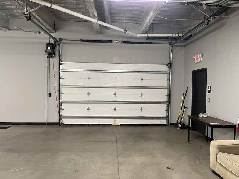 More Photos Of 4550 Preslyn Dr, Raleigh Light Distribution For Sale