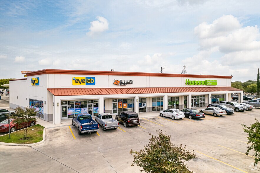 More Photos Of 950 S General McMullen Dr, San Antonio Storefront For Lease